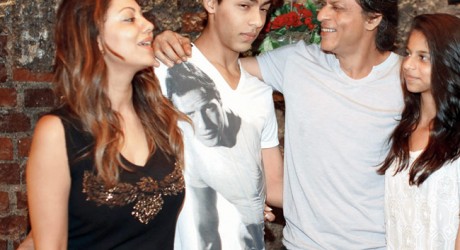 Shah Rukh Khan Outing with Family
