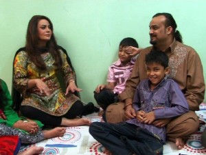 Amjad Sabri Late with his kids