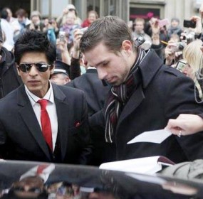 Americans Detain Shah Rukh Khan at Los Angeles Air Port